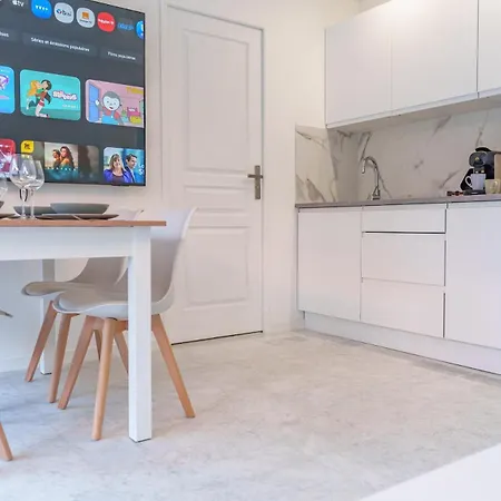 New Juan-les-pins 2 Min Apartment *